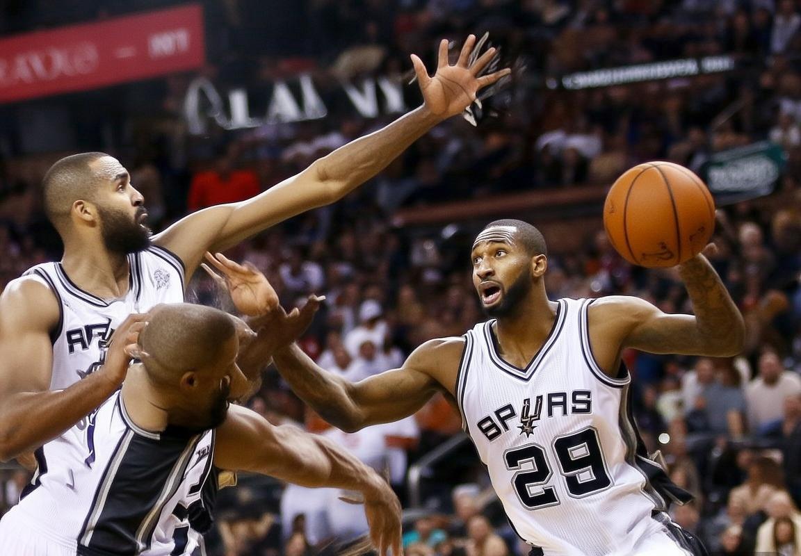 2016季前赛焦点：马刺老鹰对决战术解析与阵容革新(图3)